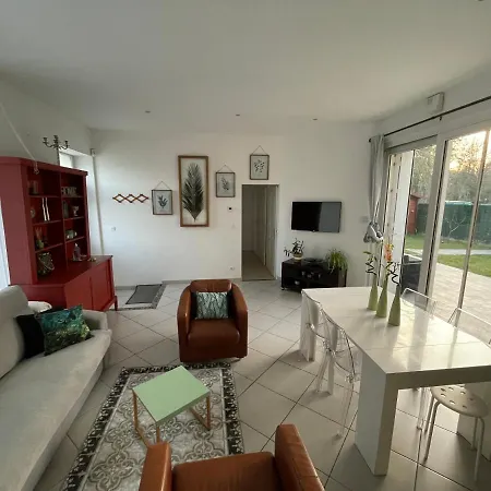 maison avec vue sur le chateau Orléans Extérieur photo
